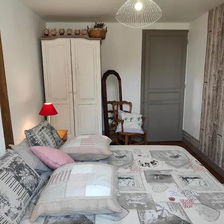 Le Chat Botte Et Table D'hote Sur Reservation *