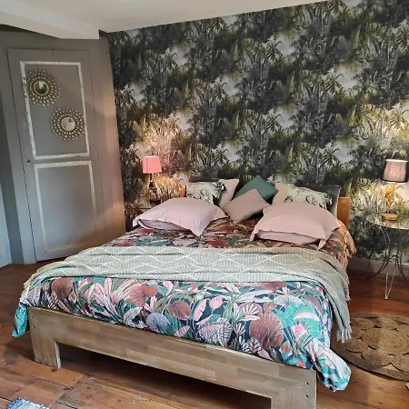 Le Chat Botte Et Table D'hote Sur Reservation Bed & Breakfast